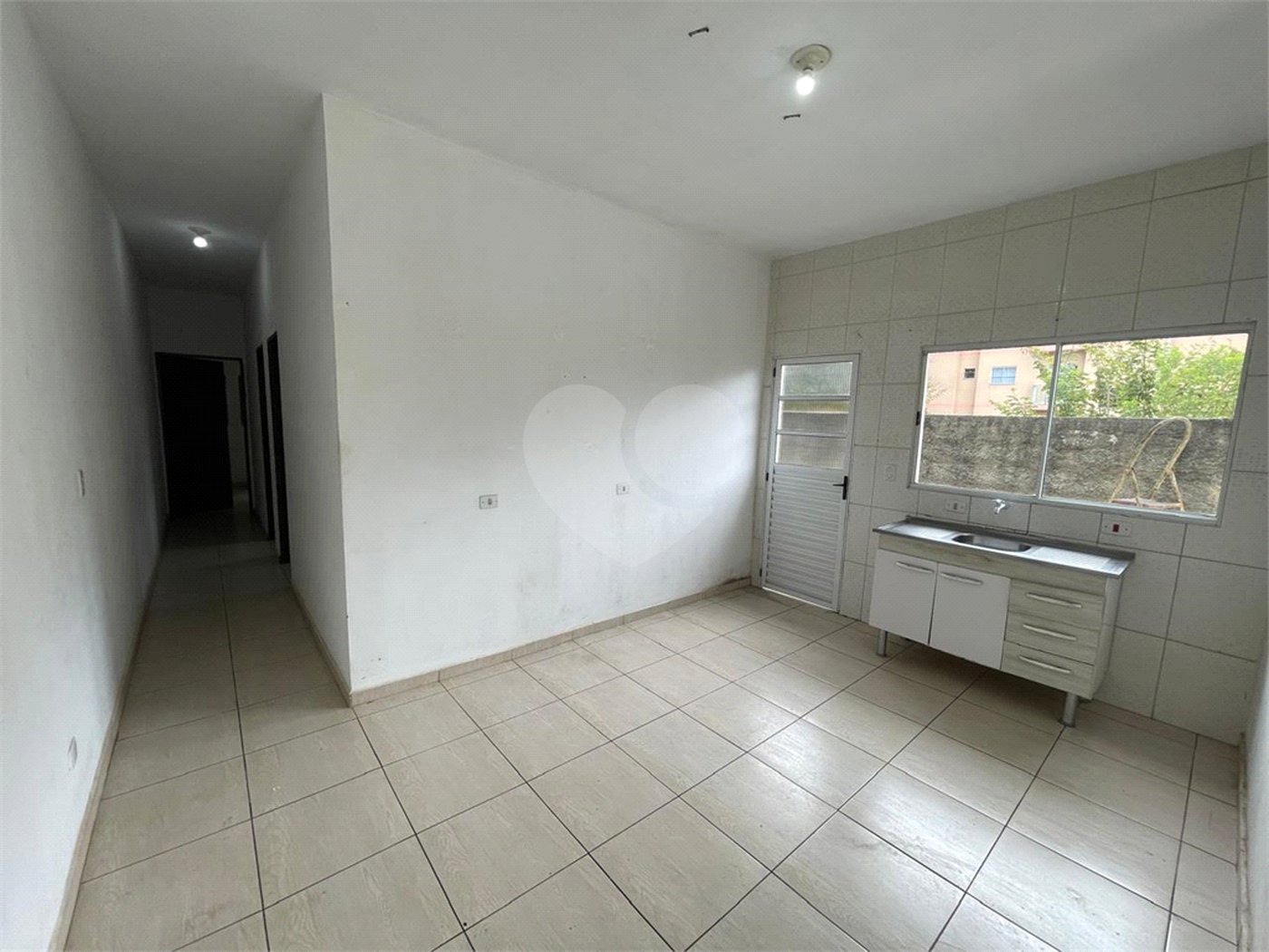 Sobrado à venda com 2 quartos, sendo 1 suíte, em Loteamento Jardim do Sol (mailasqui), São Roque, SP