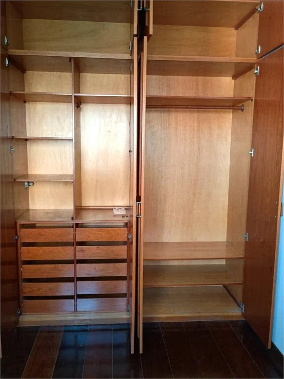 Apartamento à venda ou para alugar com 4 quartos, sendo 1 suíte, em Vila Andrade, São Paulo, SP
