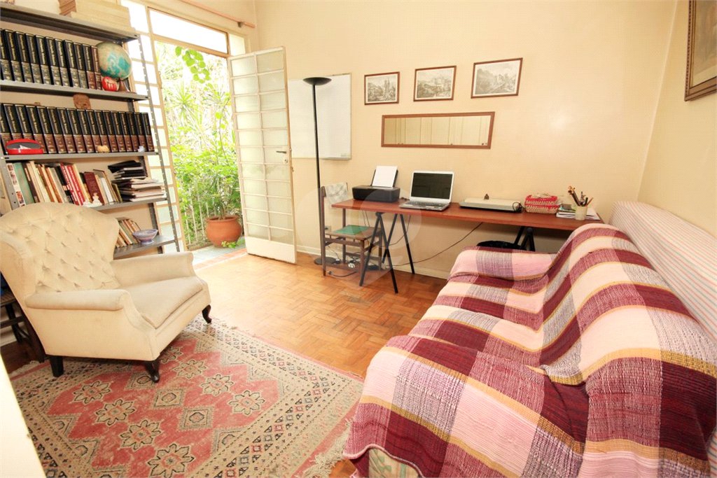 Sobrado à venda com 3 quartos, sendo 1 suíte, em Alto da Boa Vista, São Paulo, SP