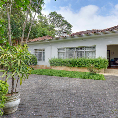 Casa Térrea à venda ou para alugar com 5 quartos, sendo 2 suítes, em Granja Julieta, São Paulo, SP