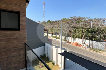 Sobrado à venda com 2 suítes no Centro, Bom Jesus dos Perdões, SP