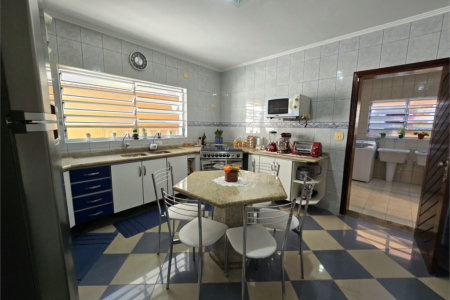Sobrado à venda com 4 quartos, sendo 1 suíte,  em Vila Jaguara, São Paulo, SP
