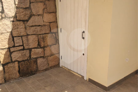 Casa à venda com 4 suítes no condomínio Estância Marambaia, Vinhedo - SP