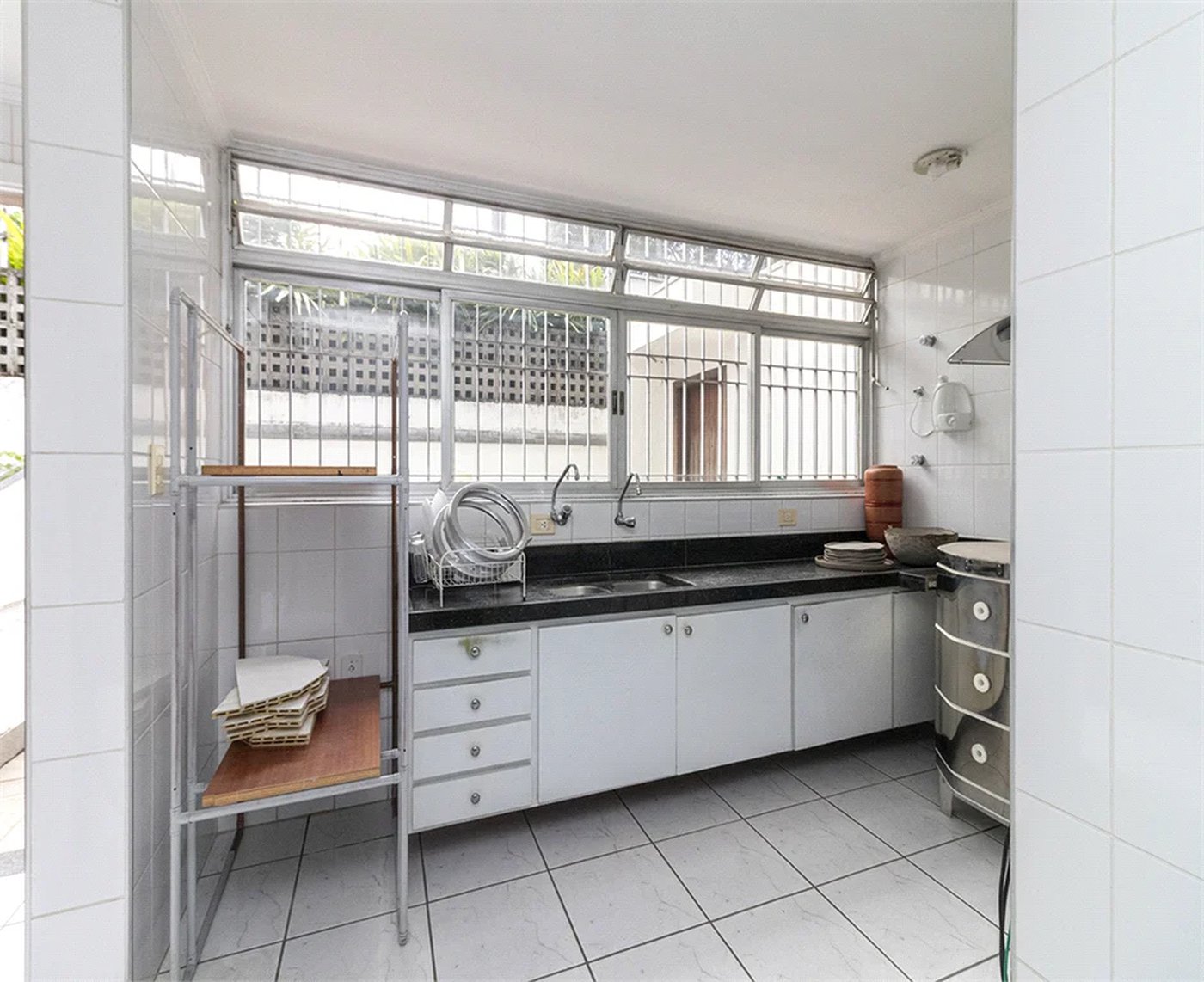 Casa à venda com 3 quartos, sendo 2 suítes,  em Alto de Pinheiros, São Paulo, SP