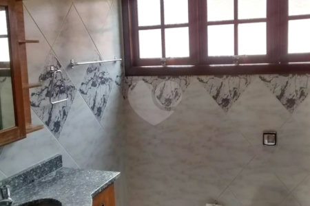 Casa à venda com 3 quartos, sendo 1 suíte,  em Vila Campesina, Osasco, SP