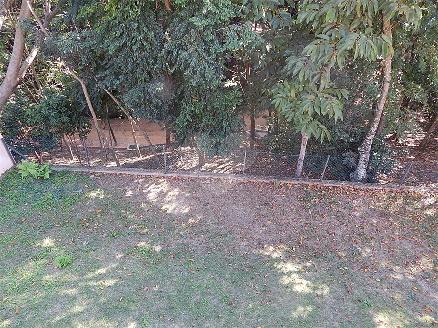Casa à venda com 3 suítes no condomínio Recanto dos Paturis, Vinhedo - SP