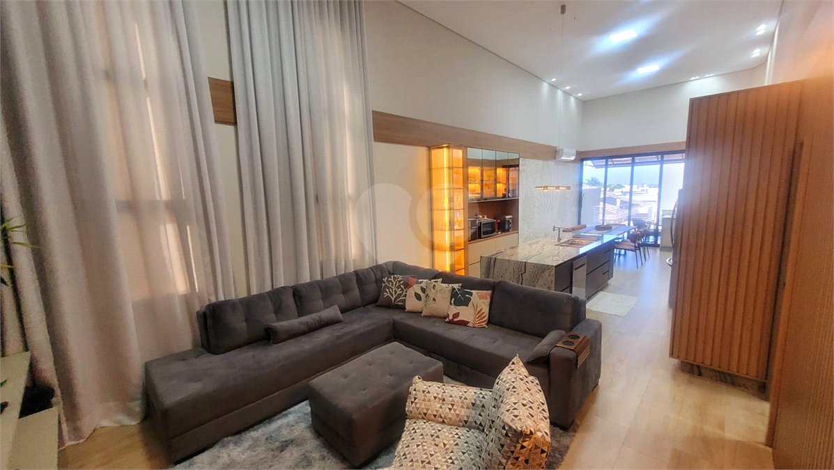 Casa à venda com 4 suítes no condomínio Sta Morriz, Campinas - SP