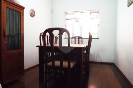 Casa de 318m2 com 2 suítes e 3 vagas à venda na Bela Vista