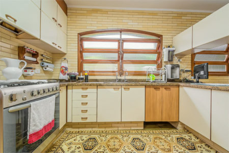 Sobrado a venda na Vila Mariana de 300m² 2 suítes 3 dormitórios 5 vagas