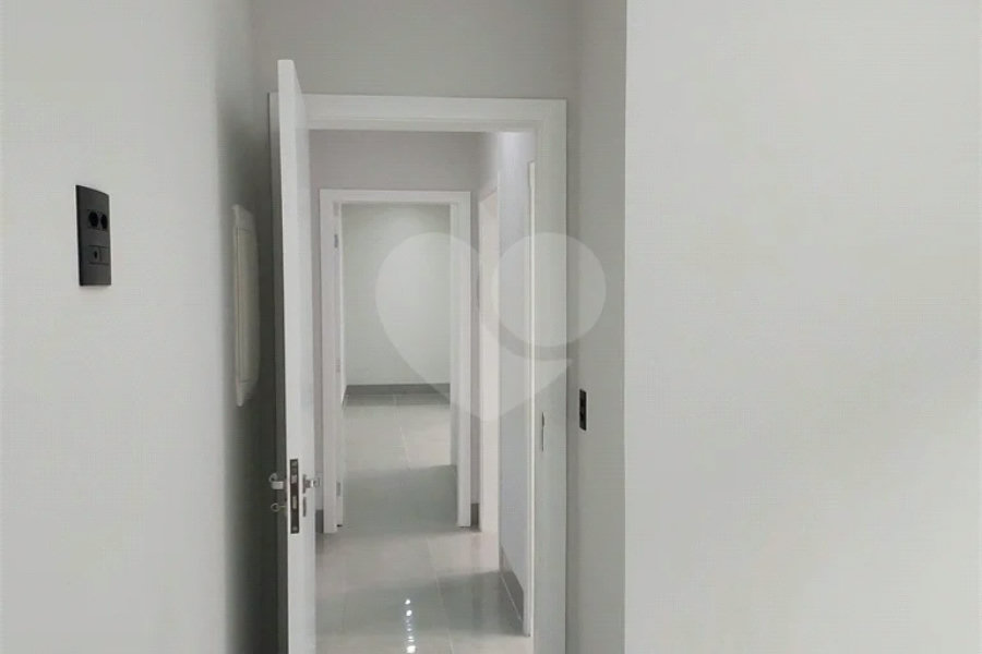 Casa térrea em condomínio fechado com 3 dormitórios sendo 1 suíte em Piracicaba-SP.