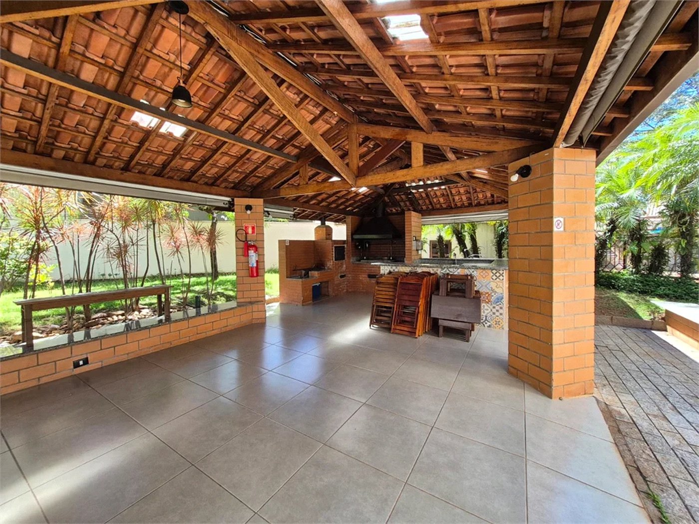 Apartamento à venda no Jardim Bonfiglioli diferenciado com 3 quartos, sendo 2 suítes e 2 vagas