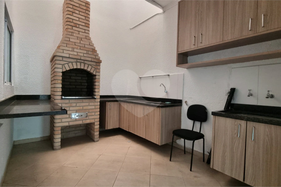 Casa à venda com 3 quartos, sendo 1 suíte,  no condomínio Rafaela I, São Paulo - SP