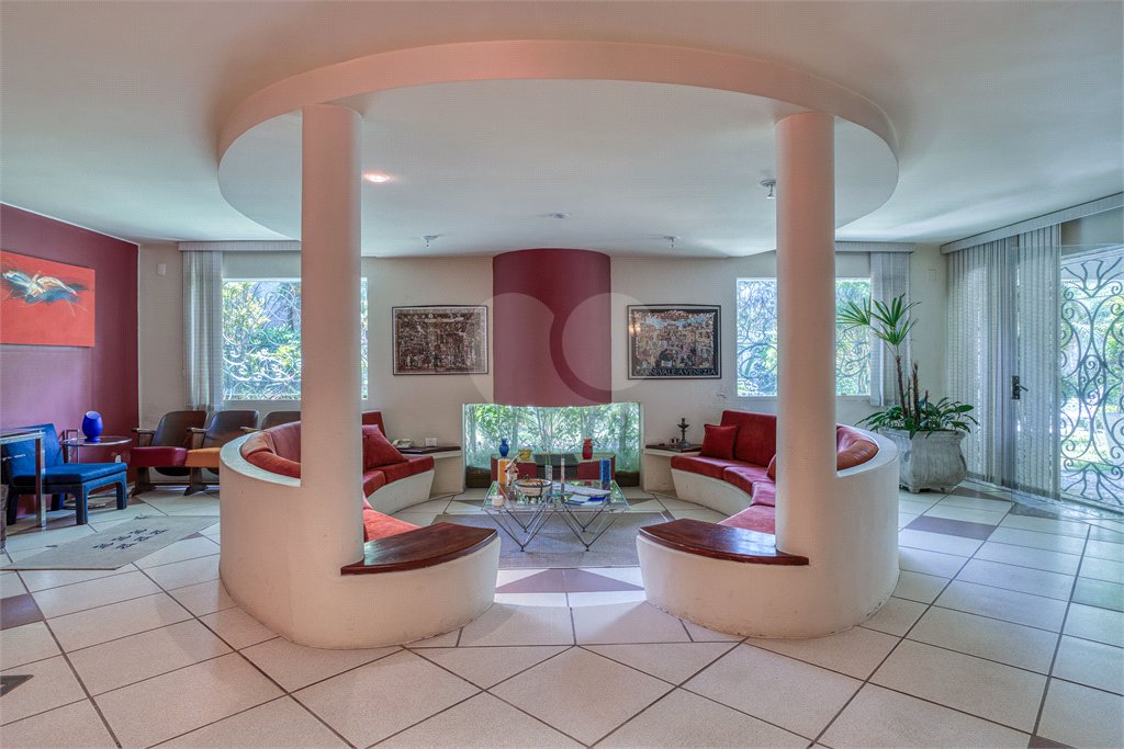 Casa Térrea à venda com 4 suítes em Jardim Cordeiro, São Paulo, SP