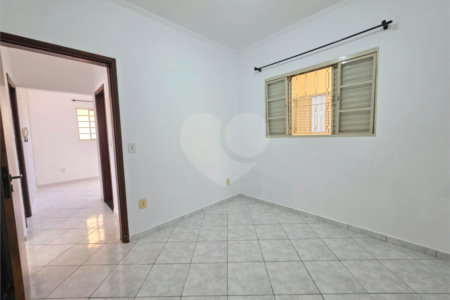 Casa à venda com 3 quartos, sendo 2 suítes, em Jardim Santo Antônio, Valinhos, SP