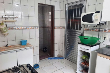 Terreno de 503 m² com Casa à Venda em Vicente de Carvalho | Excelente Oportunidade para Investidores Próximo ao Futuro Túnel Santos–Guarujá