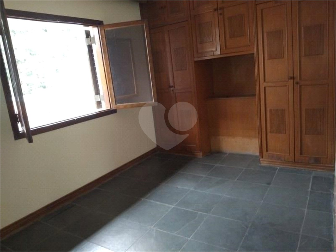 Sobrado à venda com 3 quartos, sendo 1 suíte,  em Jardim Pinheiros, São Paulo, SP