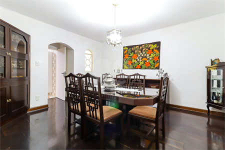 Casa à venda com 3 quartos, sendo 1 suíte, em Mirandópolis, São Paulo, SP