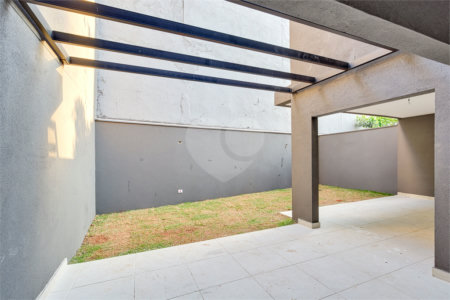 Casa à venda com 3 quartos, sendo 1 suíte, no condomínio Cube Villa, São Paulo - SP