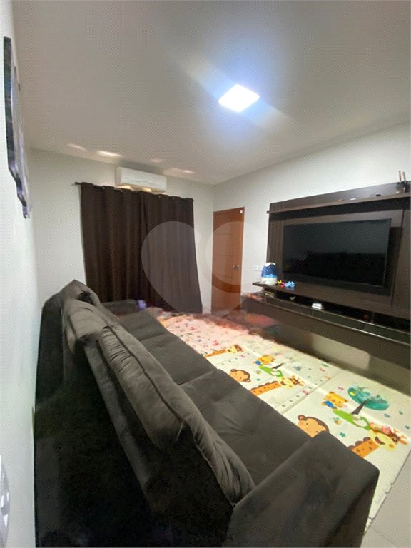 Casa à venda com 3 quartos, sendo 1 suíte, em Ipê, Três Lagoas, MS