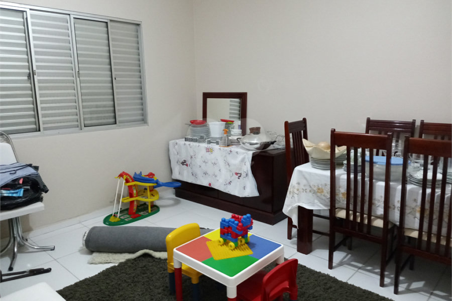 Sobrado à venda com 4 quartos em Horto, São Paulo, SP