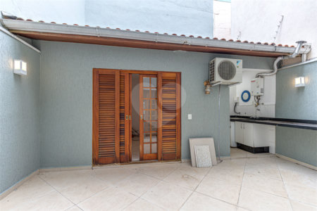 Sobrado à venda com 2 quartos, sendo 1 suíte, em Alto da Boa Vista, São Paulo, SP