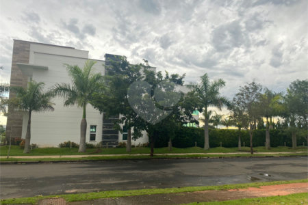 Casa à venda ou para alugar com 4 suítes no condomínio Saint Patrick, Sorocaba - SP