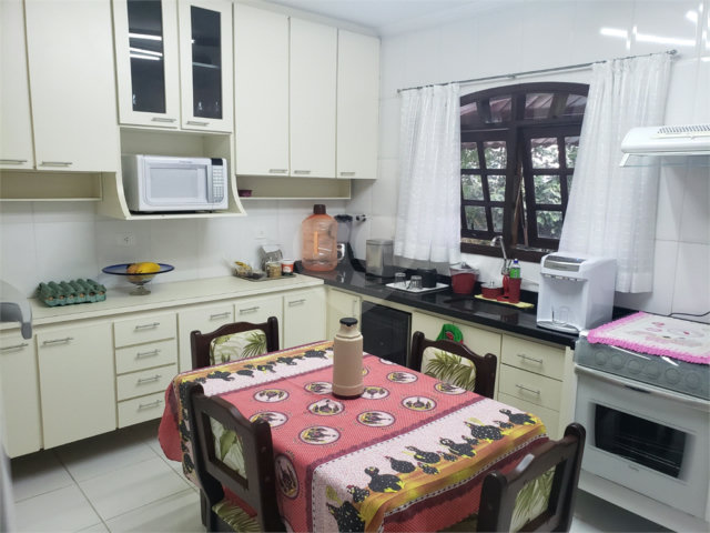 Casa à venda com 3 suítes no condomínio Alpes da Cantareira, Mairiporã - SP