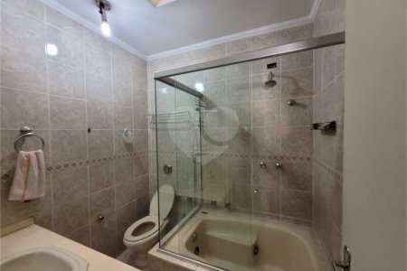 Sobrado à venda com 6 quartos, sendo 2 suítes, em Vila Romana, São Paulo, SP