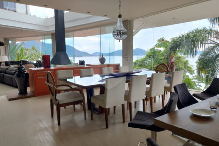 Casa à venda com 4 suítes em Praia Vermelha, Ubatuba, SP
