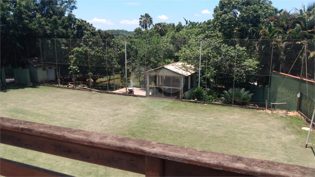 Casa à venda com 4 quartos, sendo 1 suíte, no condomínio Residencial Vale das Laranjeiras, Indaiatuba - SP