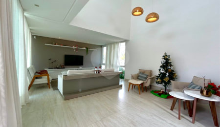 Casa à venda com 5 quartos, sendo 1 suíte,  em Orla Norte, Porto Seguro, BA