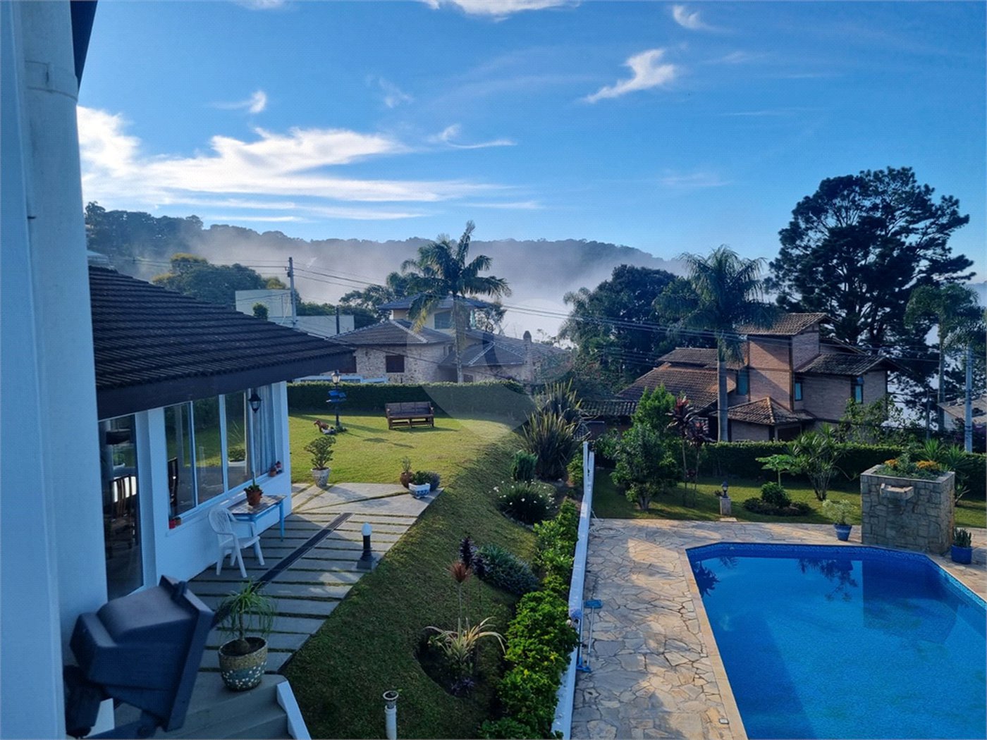 Casa à venda com 3 quartos, sendo 1 suíte, no condomínio Alpes da Cantareira, Mairiporã - SP