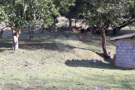 Sítio à venda com 3 quartos em Bairro do Cambará, São Roque, SP
