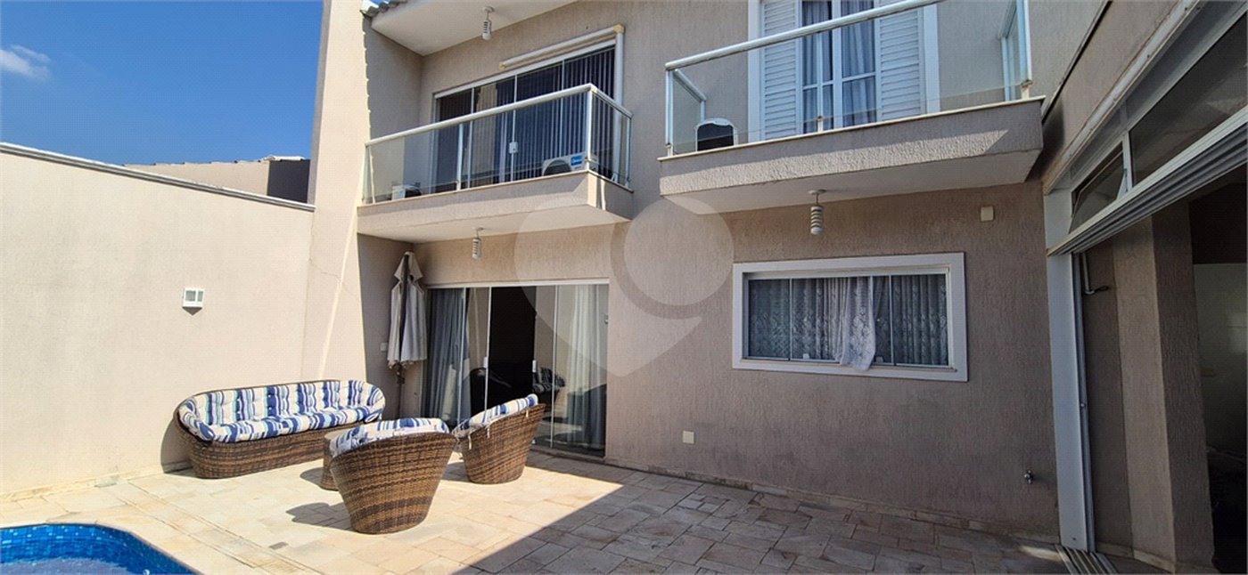 Casa à venda com 5 quartos, sendo 4 suítes, no condomínio Residencial Vilazul, Sorocaba - SP