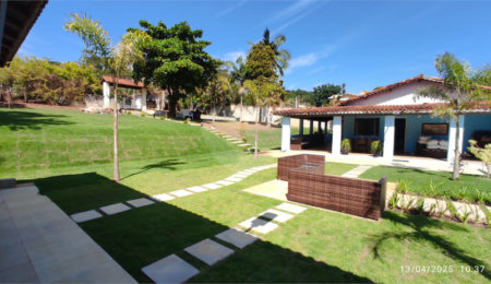 Casa à venda com 3 quartos, sendo 1 suíte,  no condomínio Alpes Douro, Bom Jesus dos Perdões - SP
