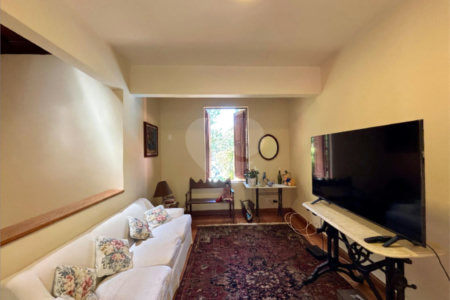 Casa à venda com 4 quartos, sendo 1 suíte, em Lagoa, Rio de Janeiro, RJ