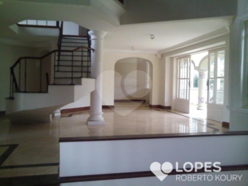 Casa à venda com 6 quartos, sendo 2 suítes, no condomínio Lago Azul Residencial e Golfe, Araçoiaba da Serra - SP