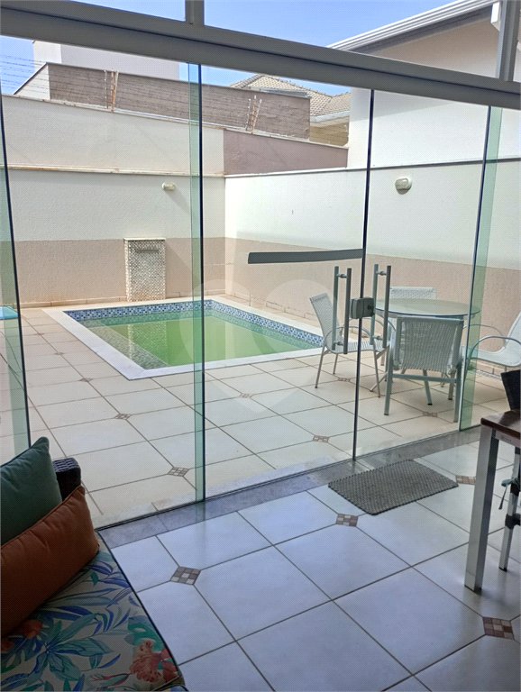 Casa à venda com 3 quartos, sendo 2 suítes, no condomínio Granja Olga II, Sorocaba - SP