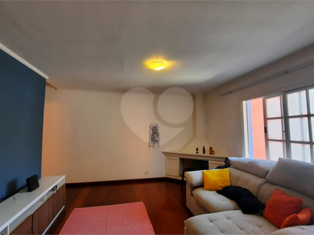 Casa de Vila à venda com 4 quartos, sendo 2 suítes,  em Granja Julieta, São Paulo, SP