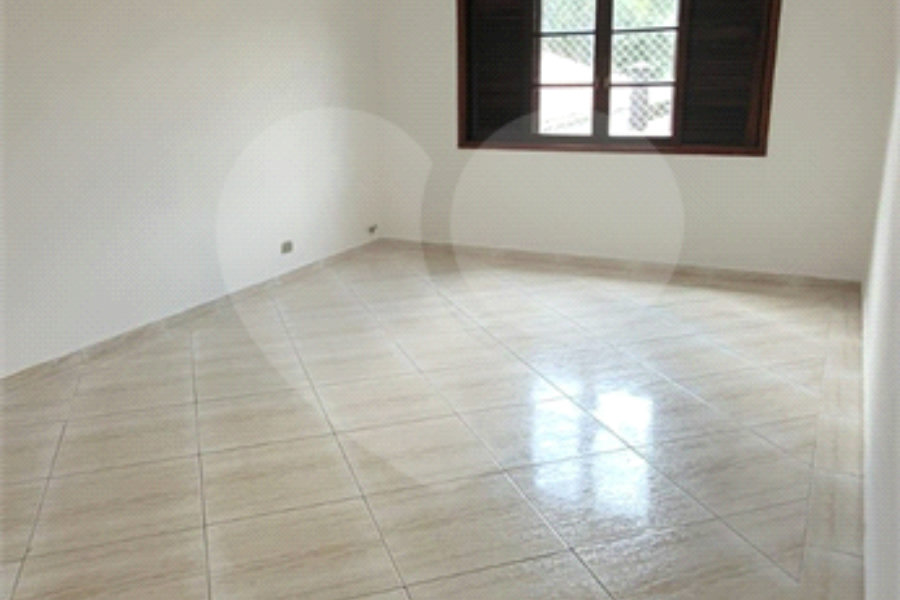 Sobrado à venda com 3 quartos, sendo 1 suíte, em Horto, São Paulo, SP