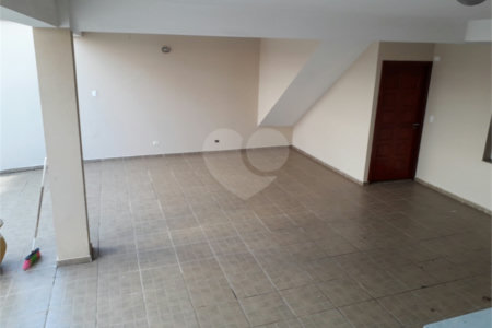 Sobrado à venda com 3 quartos, sendo 1 suíte, em Lar São Paulo, São Paulo, SP