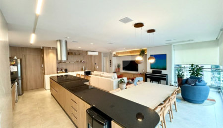 Apartamento à venda com 3 suítes em Moema, São Paulo, SP