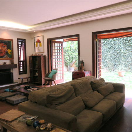 Casa à venda com 4 quartos, sendo 2 suítes, no condomínio Vila das Flores, São Paulo - SP