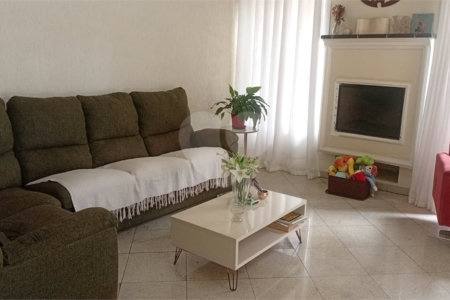Casa à venda com 4 quartos, sendo 2 suítes, no condomínio Canamari, São Paulo - SP