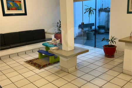 Sobrado à venda ou para alugar com 2 suítes em Itaim Bibi, São Paulo, SP
