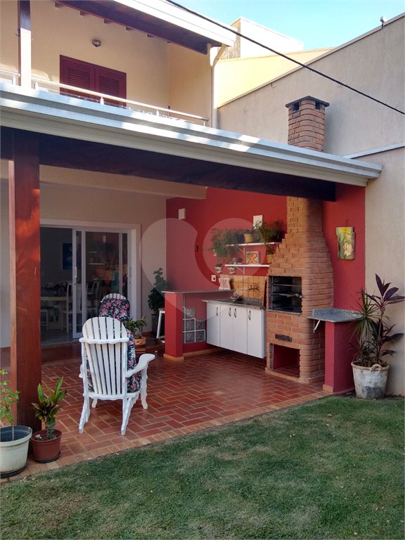 Casa à venda com 3 quartos, sendo 1 suíte,  no condomínio Residencial Grape Village, Vinhedo - SP