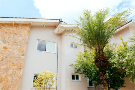 Casa à venda com 5 quartos, sendo 4 suítes, no condomínio Flamboyant, Atibaia - SP