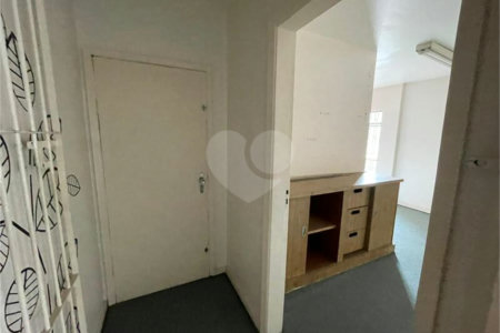 Sobrado à venda com 4 quartos, sendo 1 suíte, em Vila Congonhas, São Paulo, SP