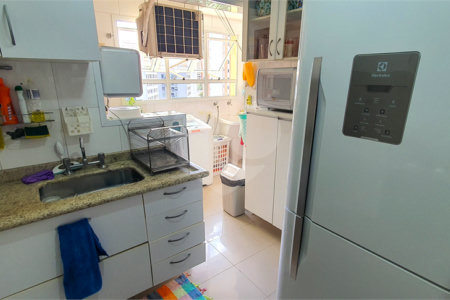 Apartamento à venda com 3 suítes em Vila Suzana, São Paulo, SP