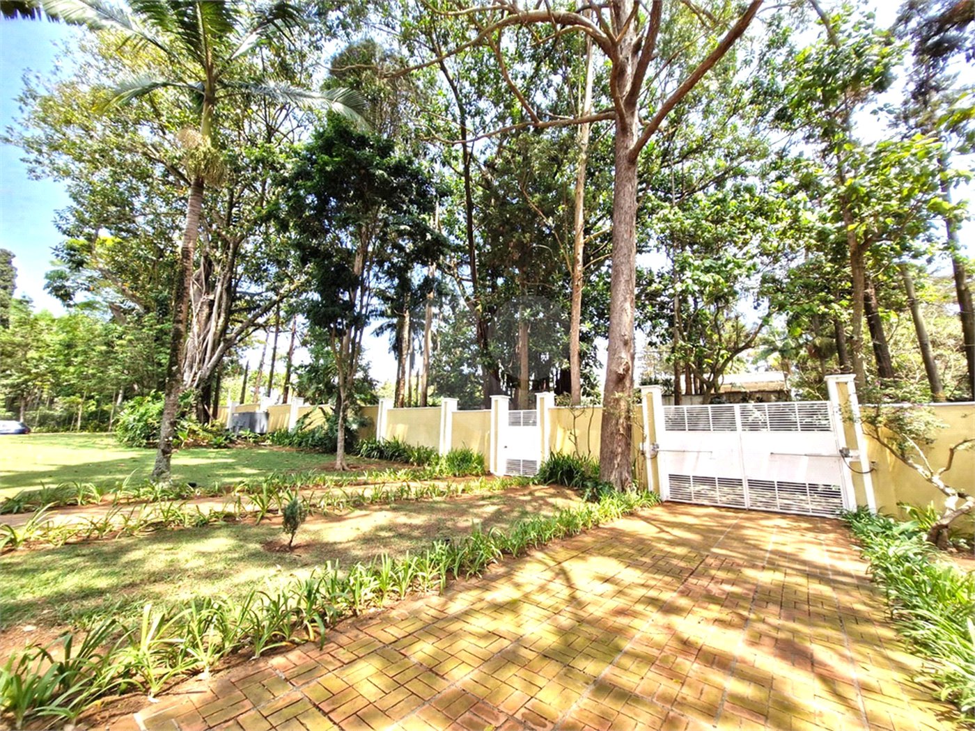 Casa à venda com 4 suítes no condomínio Chácara Flora, São Paulo - SP